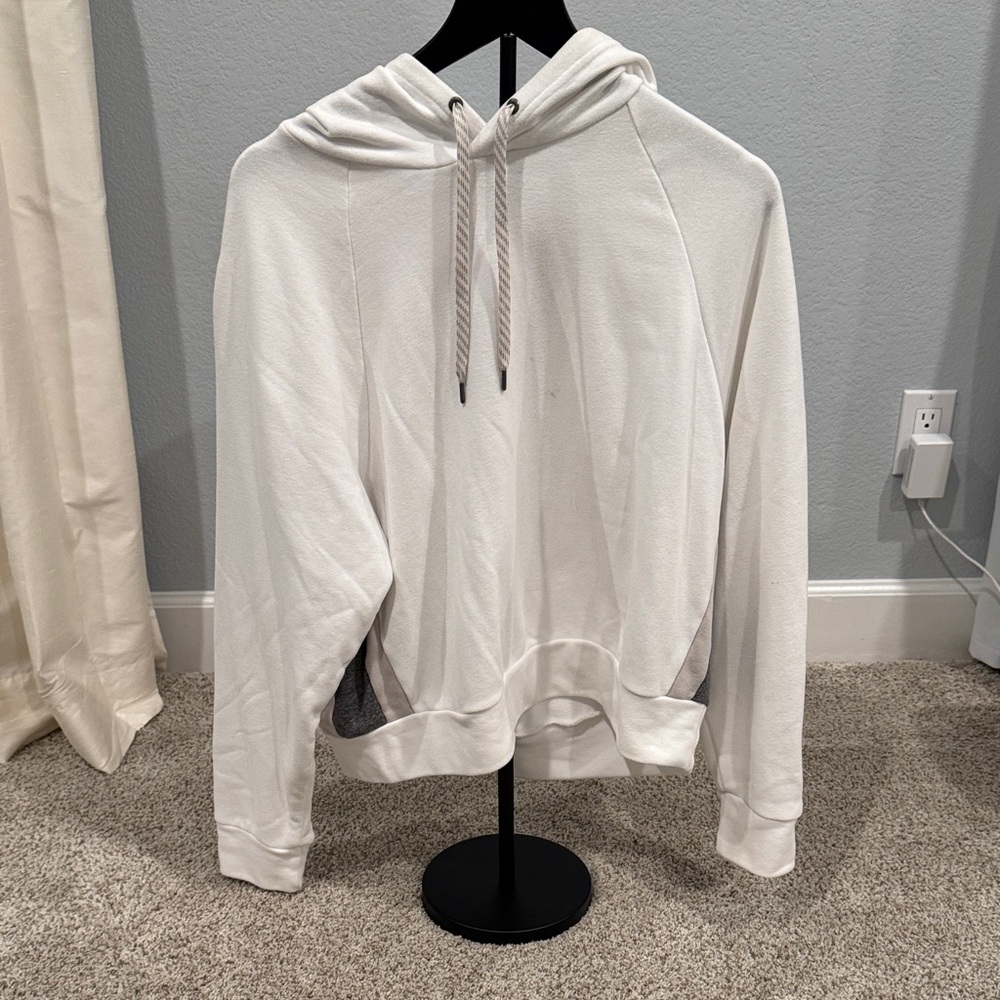 Vuori Colorblock Hoodie in white size M